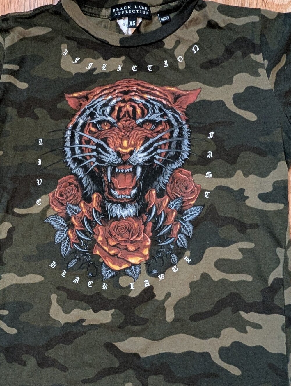 Affliction Black Label Camo Tiger Graphic Tee XS Y2K Grunge Streetwear